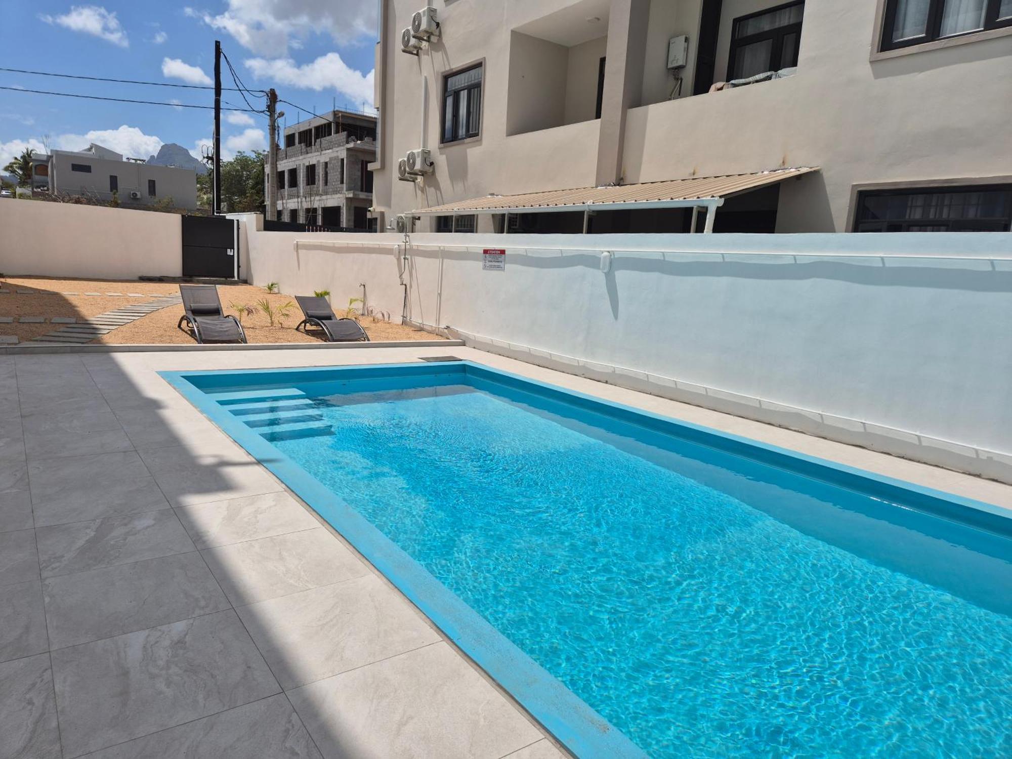 Skyview Apartment- Poolside Near The Apartment