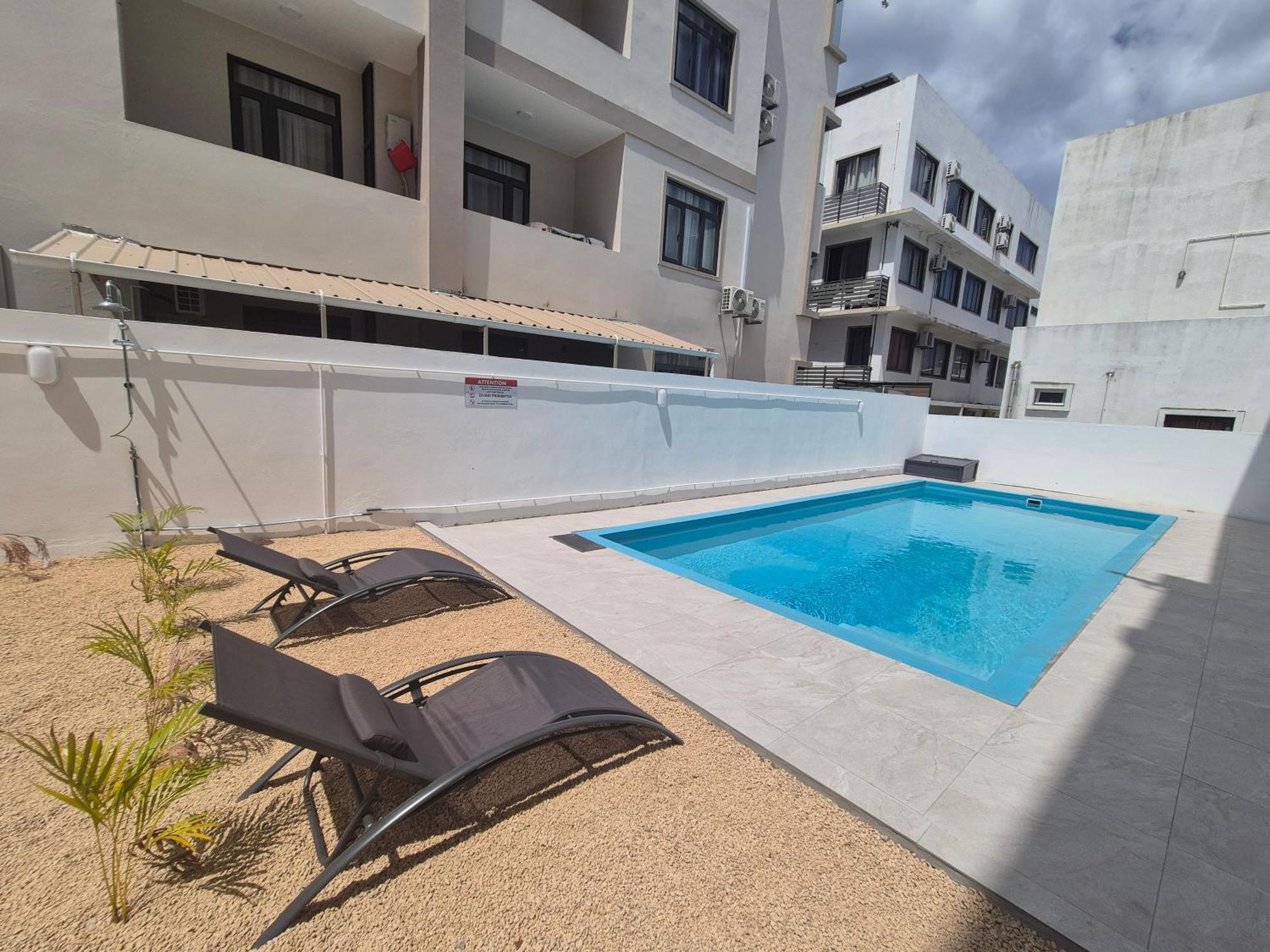 Skyview Apartment- Poolside Near The Apartment *