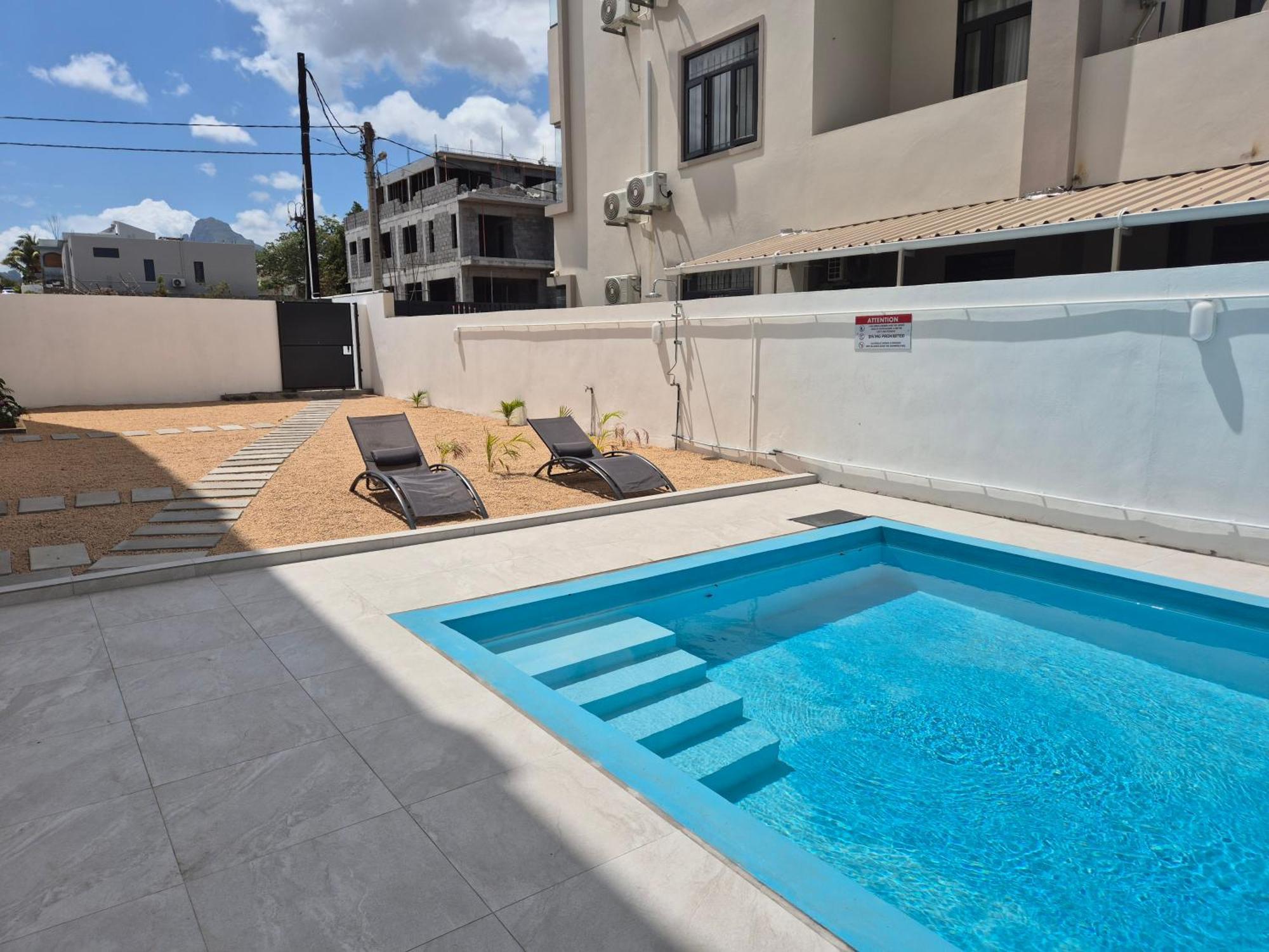 Apartment Skyview Apartment- Poolside Near The